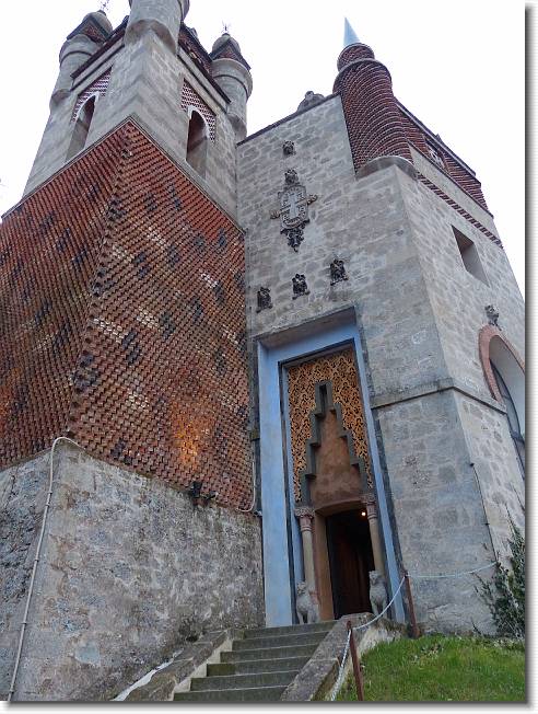 Clicca per scorrere le foto originali ingrandite
