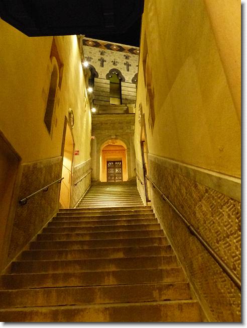 Clicca per scorrere le foto originali ingrandite