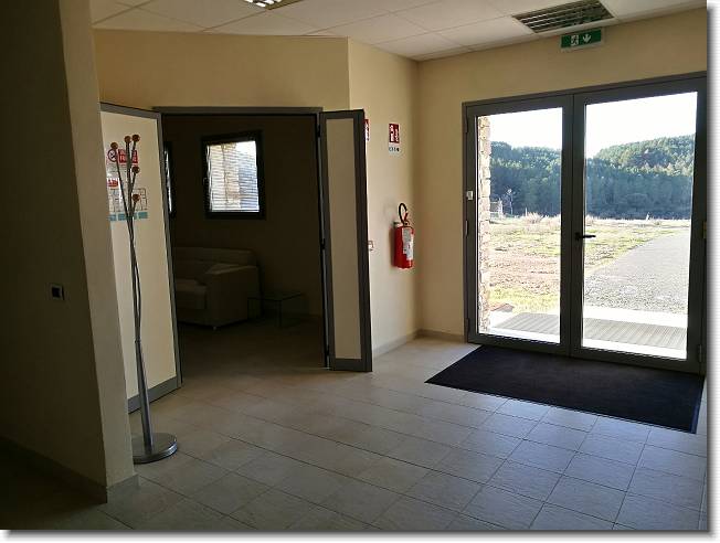 Clicca per scorrere le foto originali ingrandite