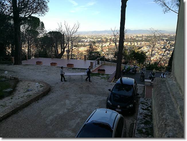 Clicca per scorrere le foto originali ingrandite