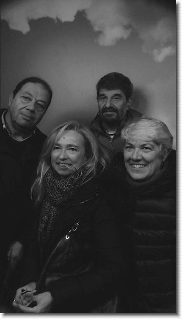 Clicca per scorrere le foto originali ingrandite