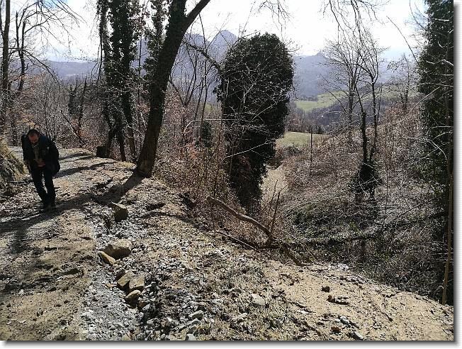 Clicca per scorrere le foto originali ingrandite