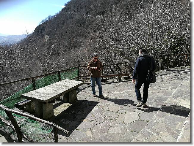 Clicca per scorrere le foto originali ingrandite