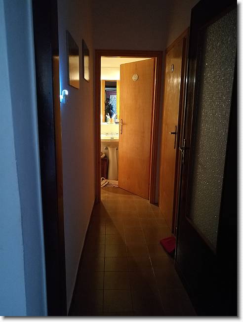 Clicca per scorrere le foto originali ingrandite
