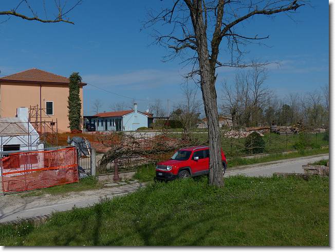 Clicca per scorrere le foto originali ingrandite