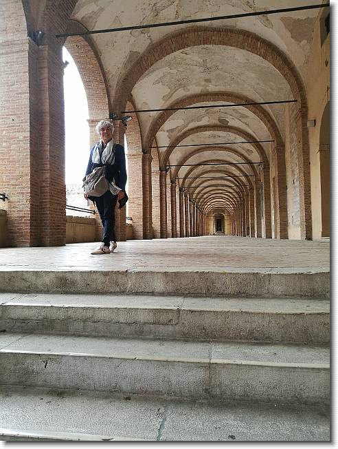 Clicca per scorrere le foto originali ingrandite