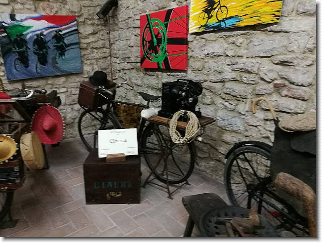 Clicca per scorrere le foto originali ingrandite