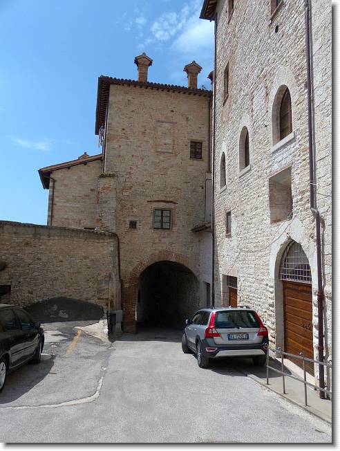Clicca per scorrere le foto originali ingrandite