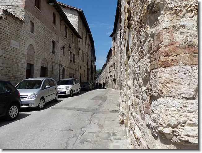 Clicca per scorrere le foto originali ingrandite