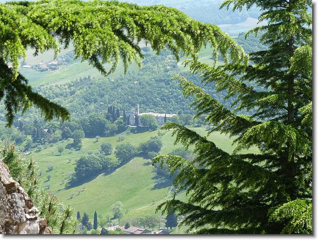 Clicca per scorrere le foto originali ingrandite