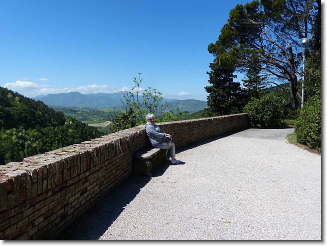 Clicca per scorrere le foto originali ingrandite