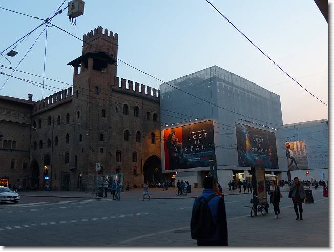 Clicca per scorrere le foto originali ingrandite