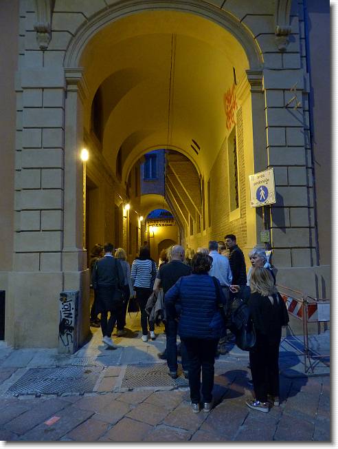 Clicca per scorrere le foto originali ingrandite