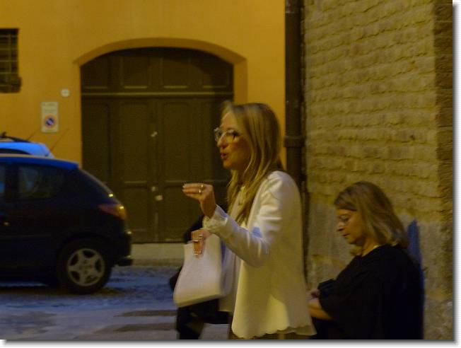 Clicca per scorrere le foto originali ingrandite