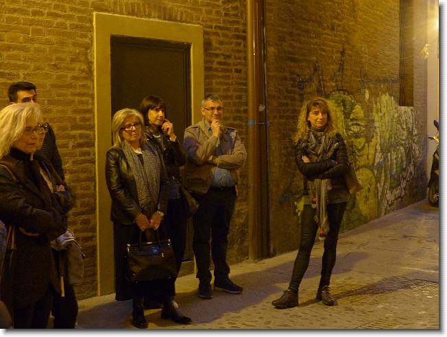 Clicca per scorrere le foto originali ingrandite