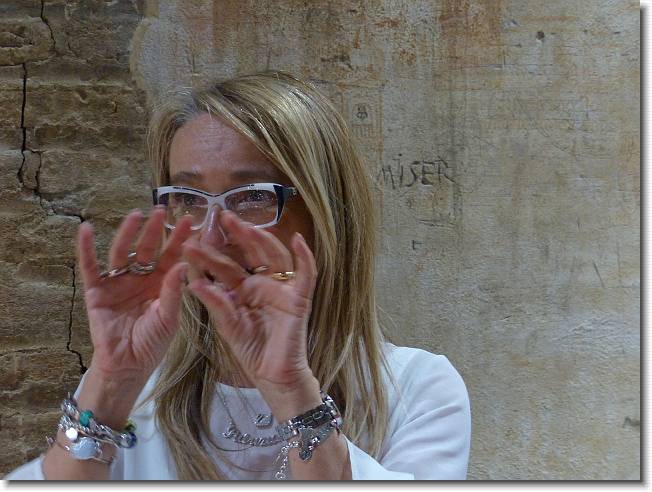 Clicca per scorrere le foto originali ingrandite