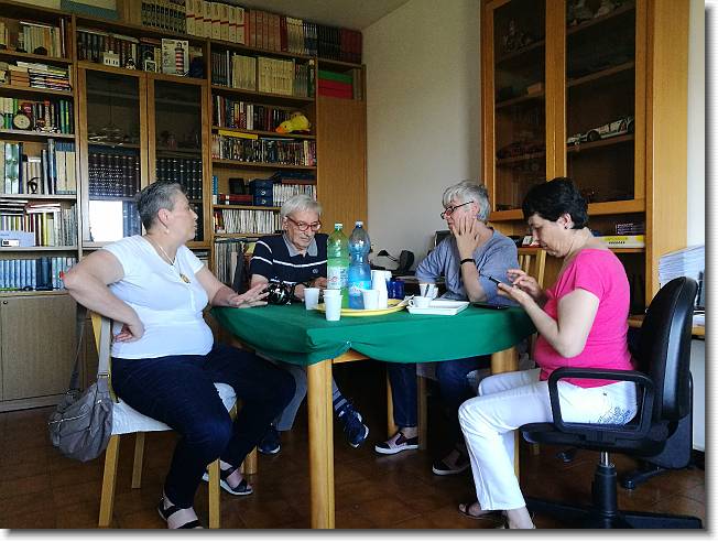 Clicca per scorrere le foto originali ingrandite