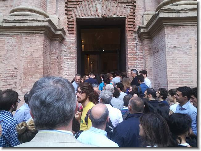 Clicca per scorrere le foto originali ingrandite