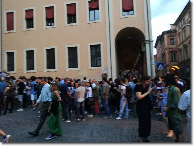 Clicca per scorrere le foto originali ingrandite