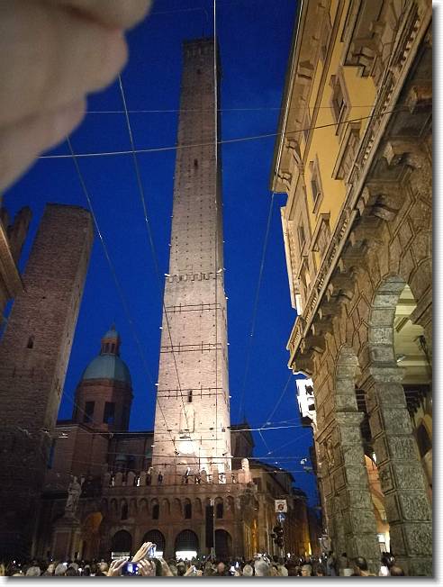 Clicca per scorrere le foto originali ingrandite