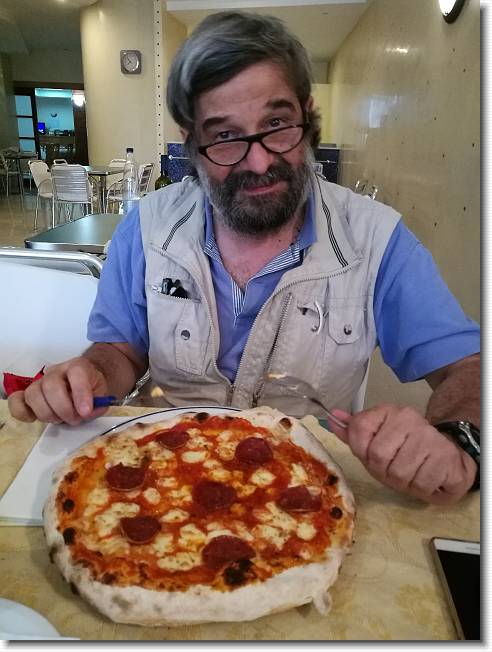 Clicca per scorrere le foto originali ingrandite