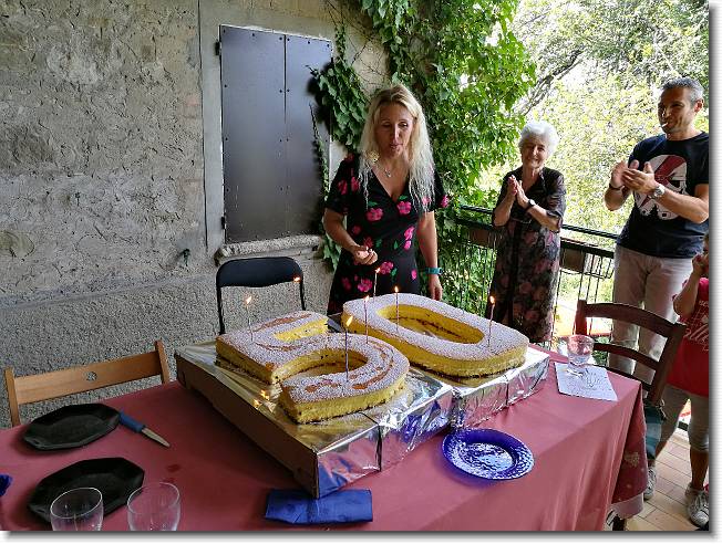 Clicca per scorrere le foto originali ingrandite