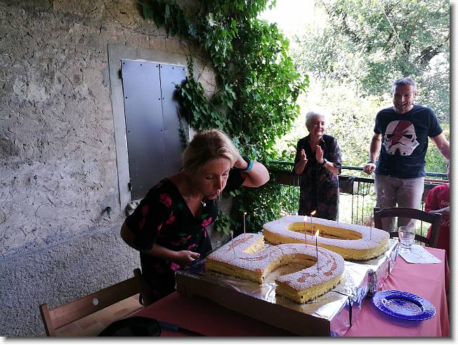 Clicca per scorrere le foto originali ingrandite