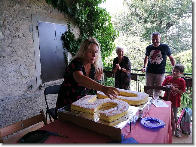 Clicca per scorrere le foto originali ingrandite