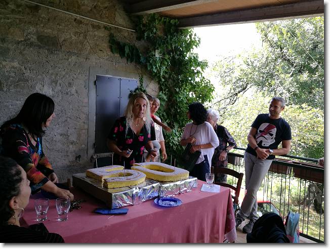 Clicca per scorrere le foto originali ingrandite