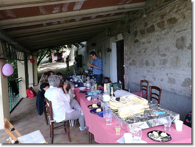 Clicca per scorrere le foto originali ingrandite
