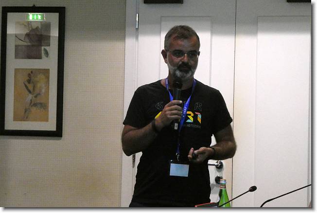Clicca per scorrere le foto originali ingrandite