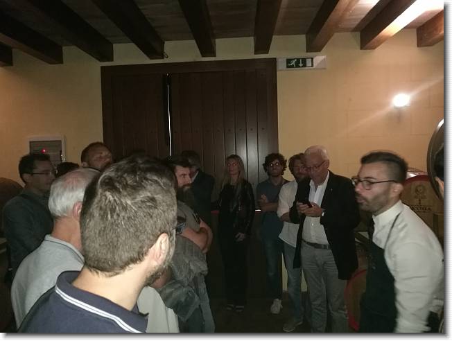 Clicca per scorrere le foto originali ingrandite