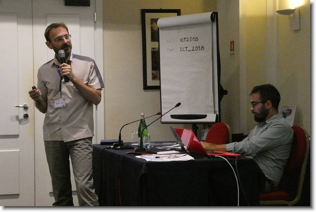 Clicca per scorrere le foto originali ingrandite