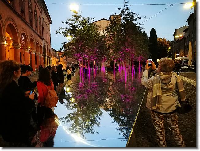 Clicca per scorrere le foto originali ingrandite