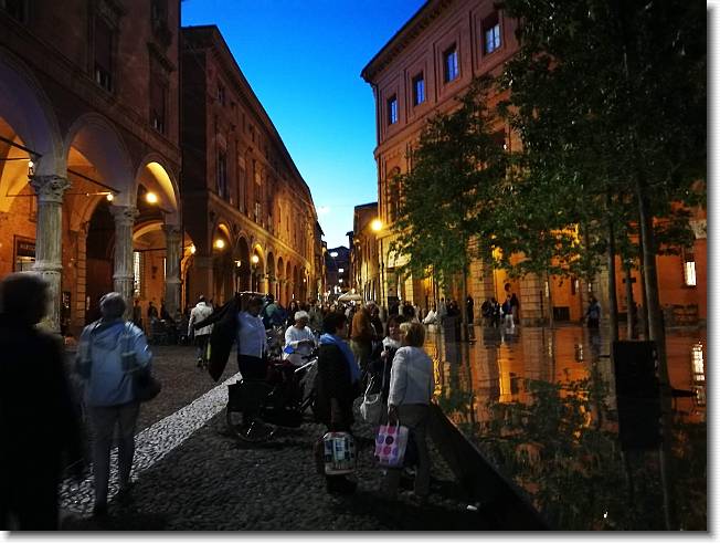 Clicca per scorrere le foto originali ingrandite