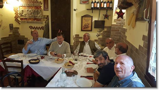 Clicca per scorrere le foto originali ingrandite