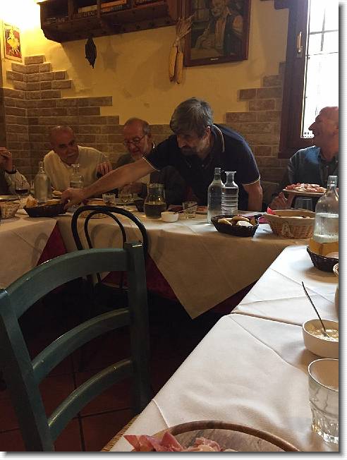 Clicca per scorrere le foto originali ingrandite