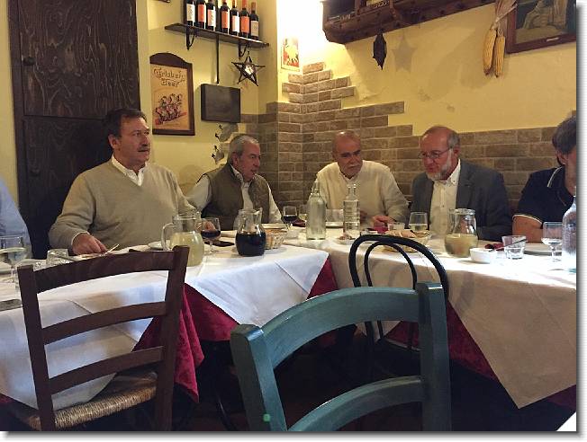 Clicca per scorrere le foto originali ingrandite