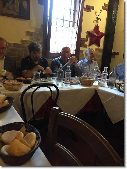Clicca per scorrere le foto originali ingrandite