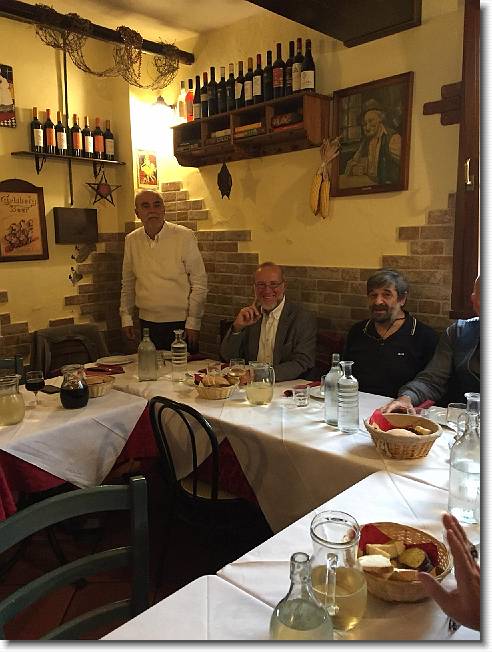 Clicca per scorrere le foto originali ingrandite