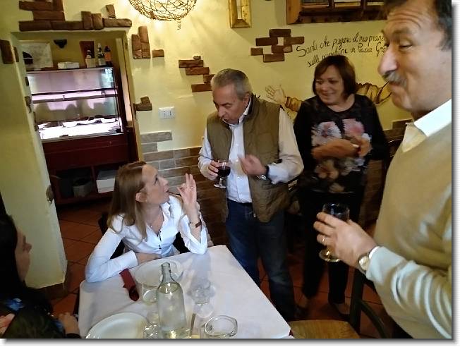 Clicca per scorrere le foto originali ingrandite