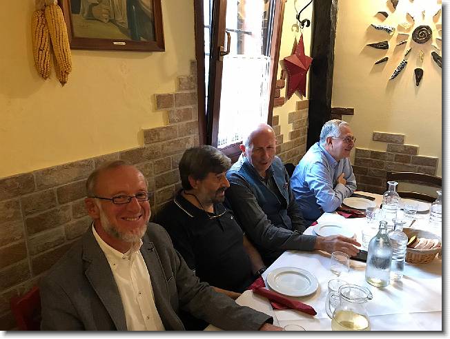 Clicca per scorrere le foto originali ingrandite