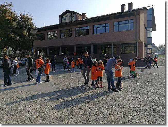 Clicca per scorrere le foto originali ingrandite