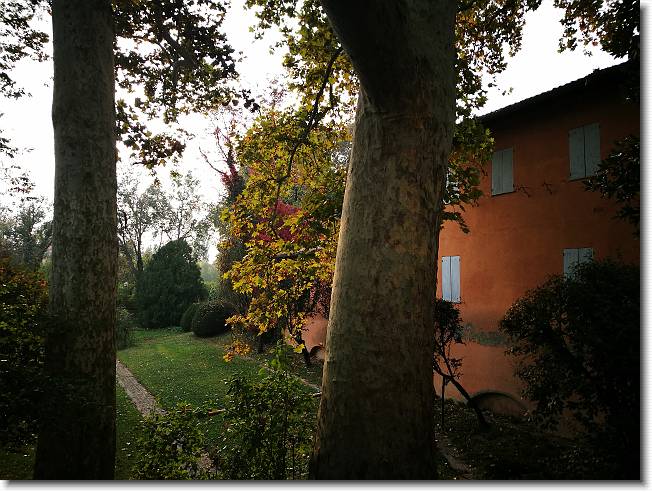 Clicca per scorrere le foto originali ingrandite