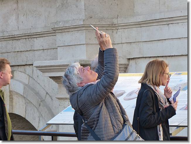 Clicca per scorrere le foto originali ingrandite
