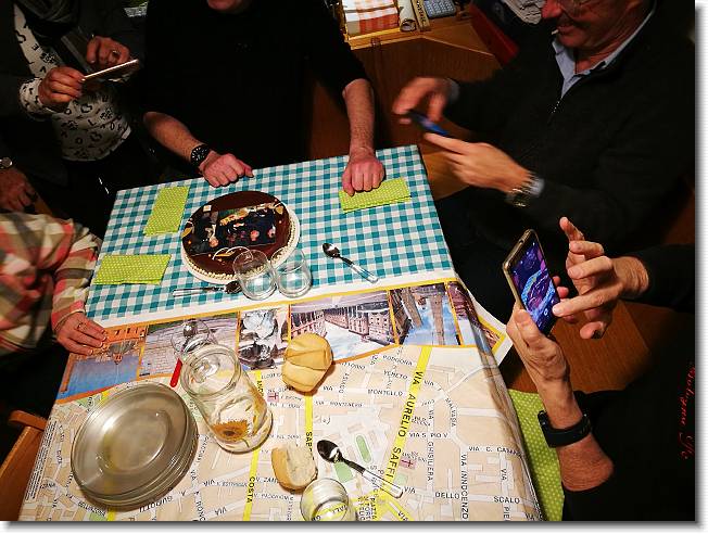Clicca per scorrere le foto originali ingrandite