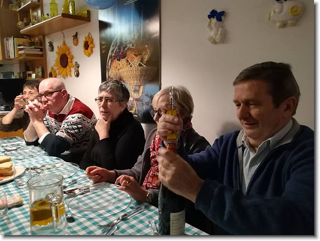 Clicca per scorrere le foto originali ingrandite