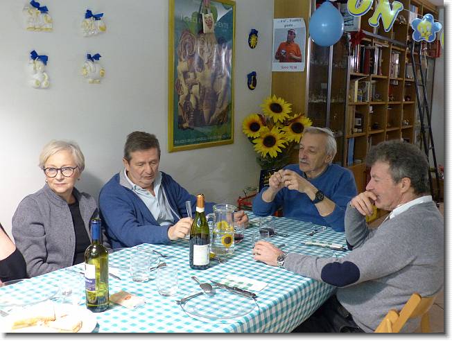 Clicca per scorrere le foto originali ingrandite