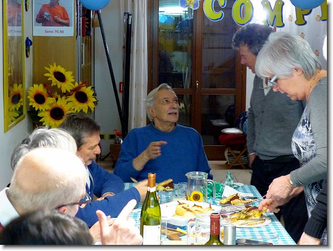 Clicca per scorrere le foto originali ingrandite