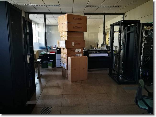 Clicca per scorrere le foto originali ingrandite